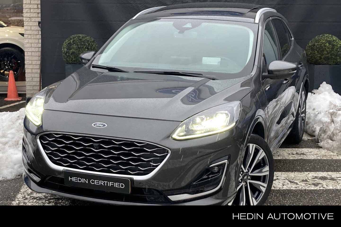 Ford Kuga - 2.5 PHEV Vignale | Trekhaak | Panoramadak | 20 inch | Technology Pack | Driver Assistance - AutoWereld.nl