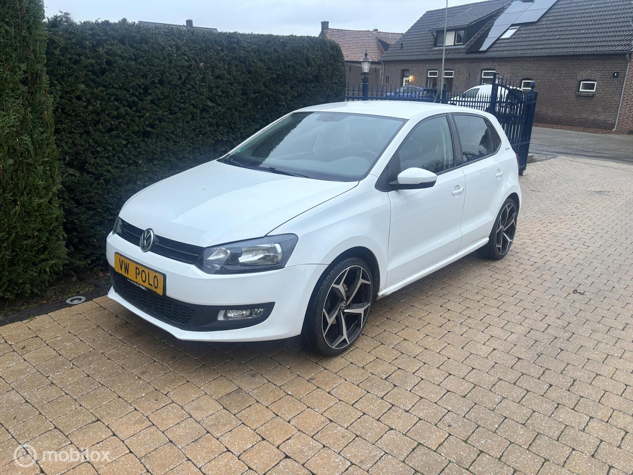 Volkswagen Polo - 1.2 MET 95000 KM NAVIGATIE ZEER NETTE POLO - AutoWereld.nl