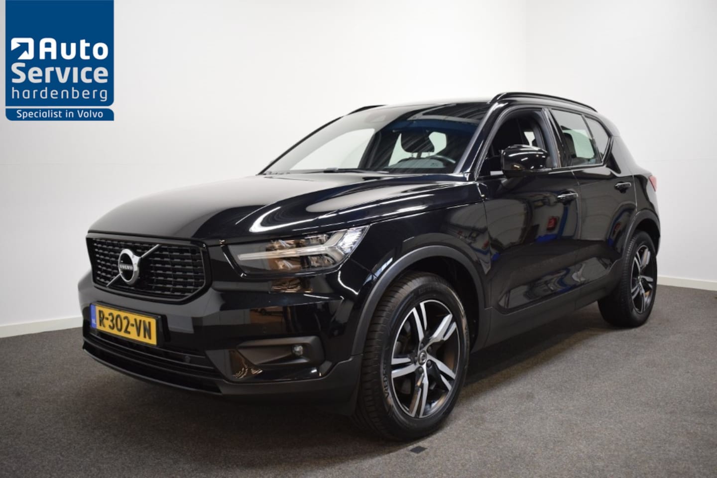 Volvo XC40 - 2.0 B4 198pk AUT8 R-Design Adapt. Cruise/ Camera/ Stoelverwarming/ - AutoWereld.nl