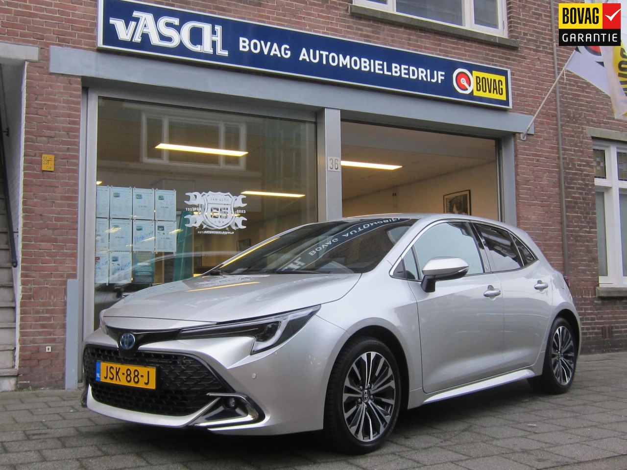 Toyota Corolla - Hybrid 140 Dynamic All Season Banden All In Prijs Bovagarantie - AutoWereld.nl