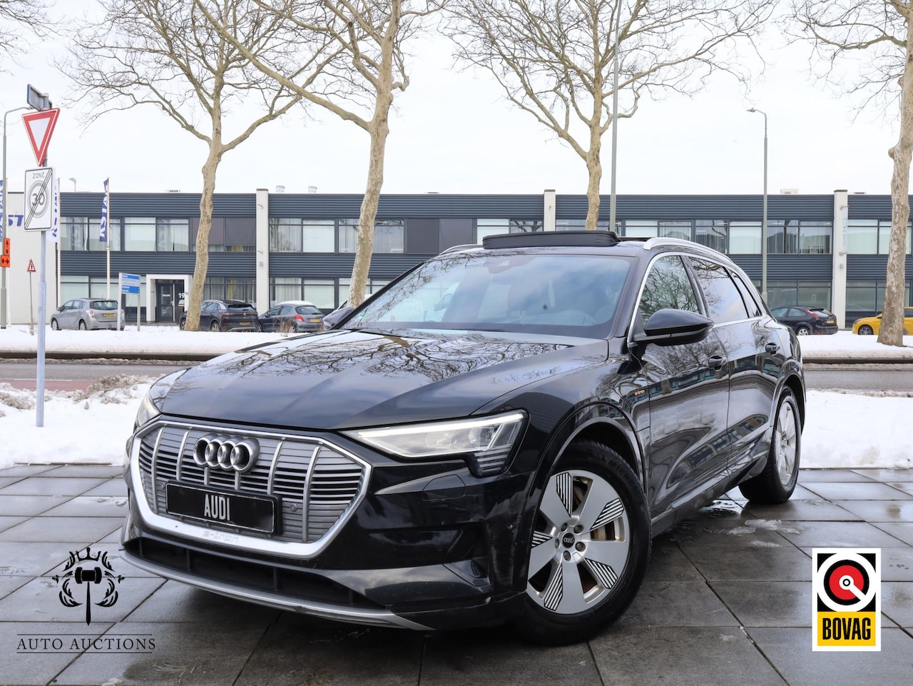 Audi e-tron - 55 quattro 95 kWh 300KW | Panodak | Head-up | Nightvision | Keyless | Half Leer | Elektris - AutoWereld.nl