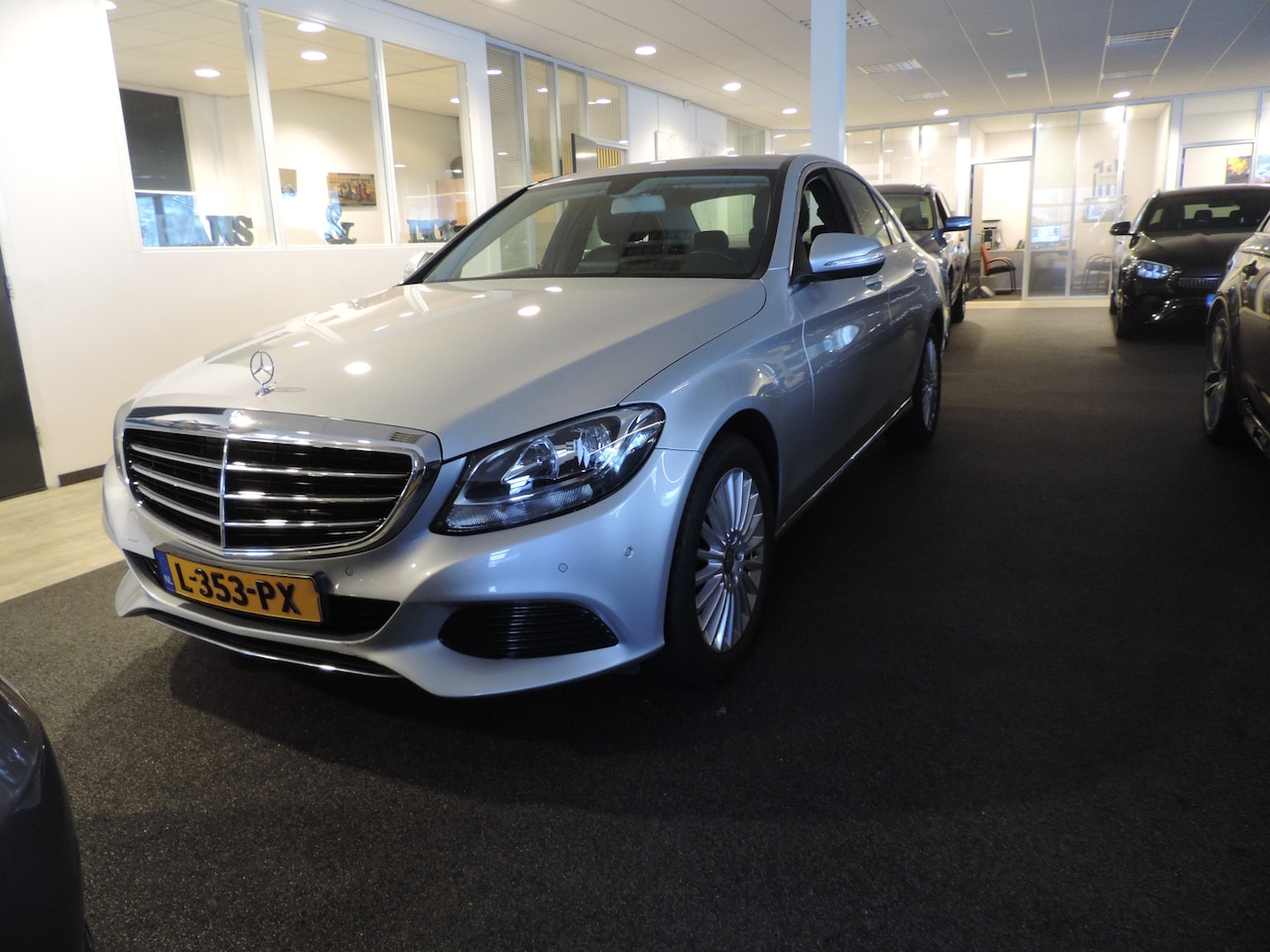Mercedes-Benz C-klasse - 180 Prestige lage km - AutoWereld.nl