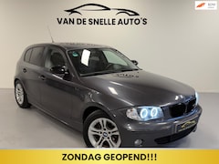 BMW 1-serie - 118i High Executive AUTOMAAT/PDC/KETTINGVERVANGEN/NAP