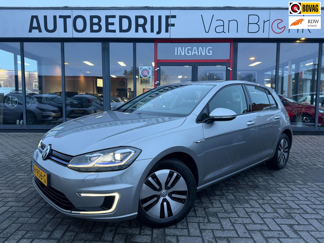 Volkswagen e-Golf - | ACC | Digital Cockpit | Carplay | LED - AutoWereld.nl