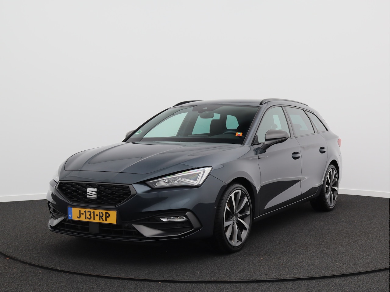 SEAT Leon Sportstourer - 1.5 eTSI FR/ lage km/ automaat/ zeer mooi! - AutoWereld.nl