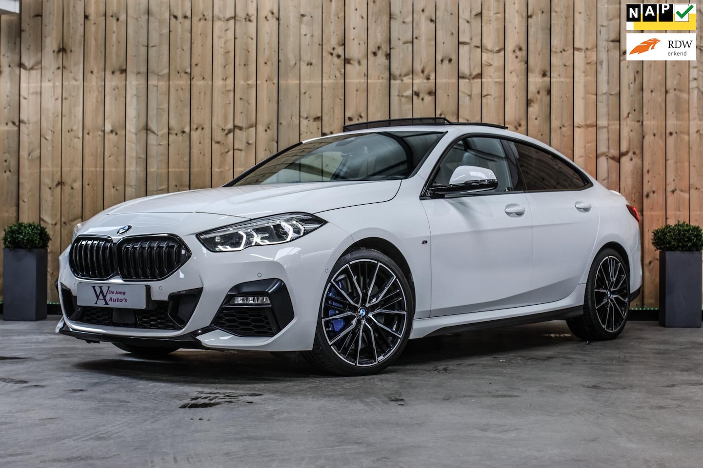 BMW 2-serie Gran Coupé - 218i M-Sport *Pano*Camera*Sportstoelen*Head-Up*Leder* - AutoWereld.nl