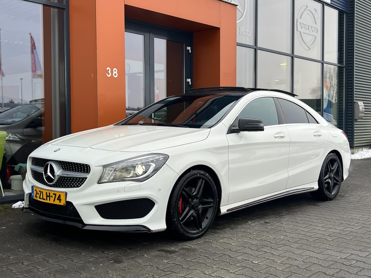 Mercedes-Benz CLA-Klasse - 180|Automaat|Pano|Navi|Airco|Cruise - AutoWereld.nl