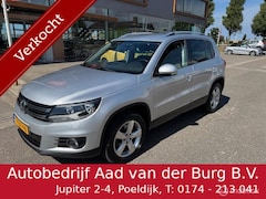 Volkswagen Tiguan - 2.0 TSI Sport & Style 4Motion , Automaat Navigatie via Apple carplay & Android auto, Trekh