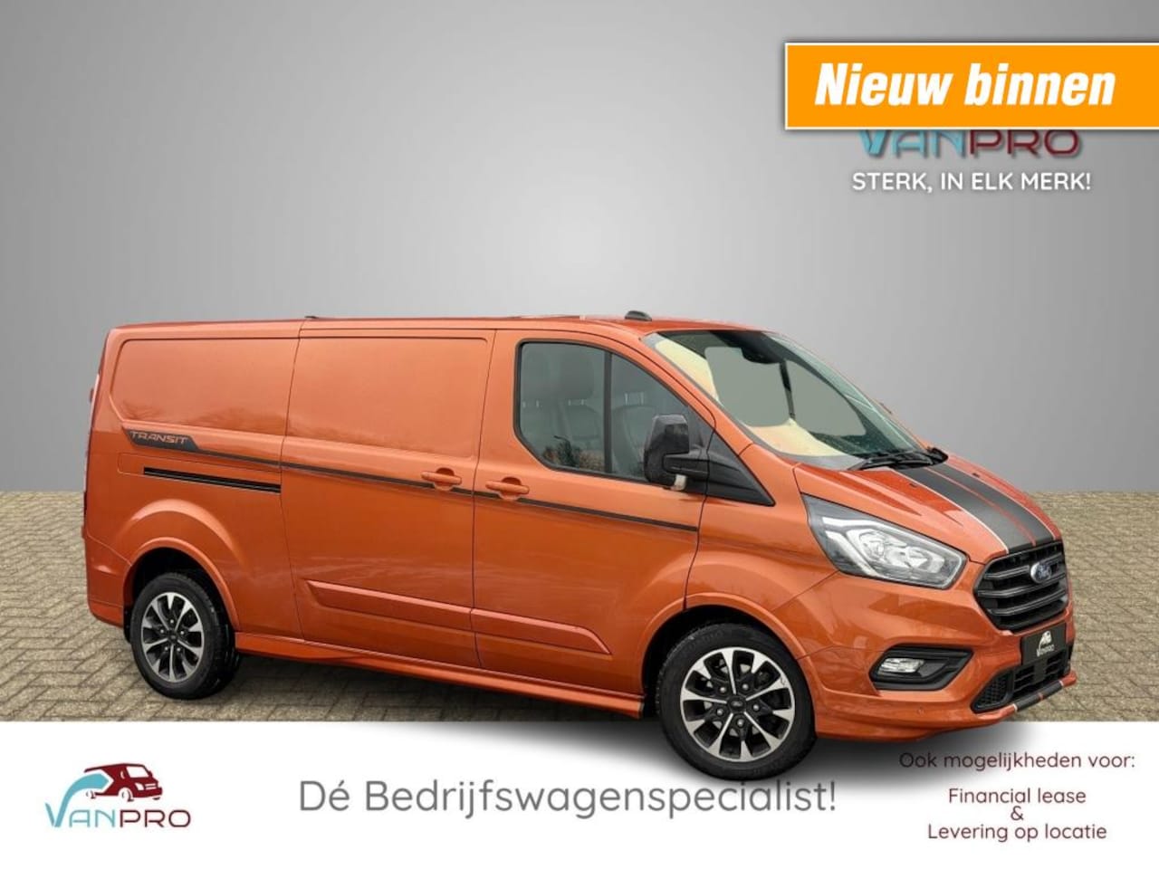 Ford Transit Custom - 2.0 TDCi 185PK L2 Orange Sport EDITION / Leder / Trekhaak / Navi / Cruise - AutoWereld.nl