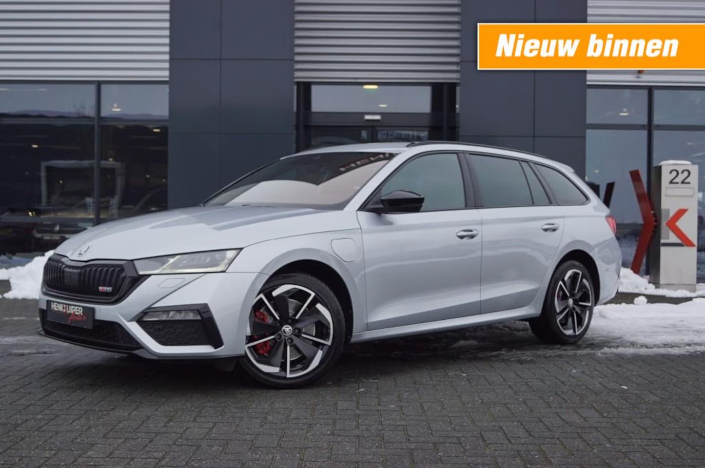 Skoda Octavia Combi - Combi 1.4 TSI RS iV 245pk/ Sportstoelen elektr./ ACC/DCC/ Navi/ Head-up/Standverwarming/Ca - AutoWereld.nl