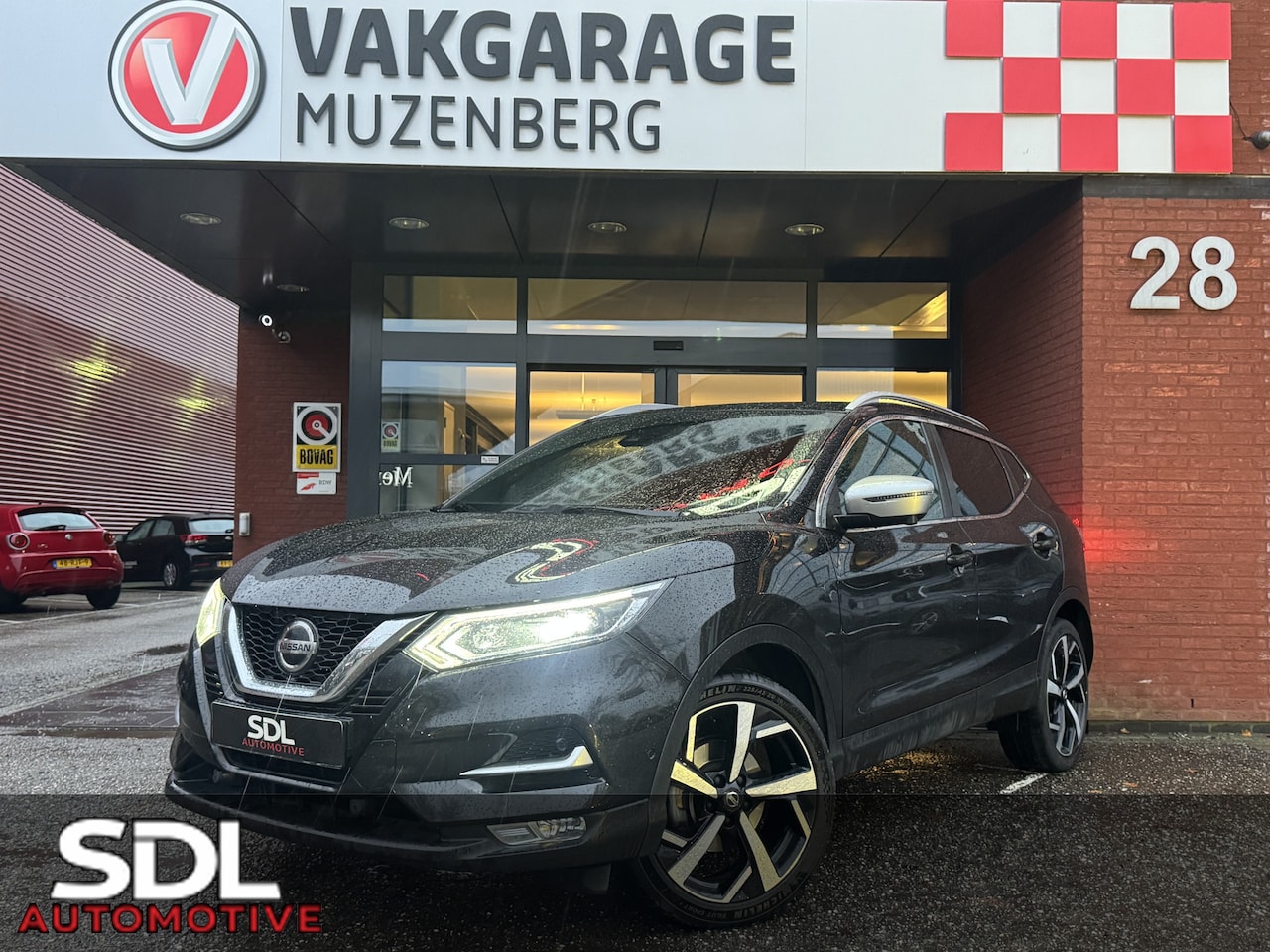 Nissan Qashqai - 1.3 DIG-T Tekna + // LEDER // MEMORY SEATS // BOSE AUDIO // TREKHAAK // PANO DAK // STOELV - AutoWereld.nl