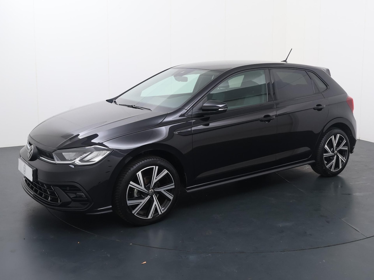 Volkswagen Polo - 1.0 TSI R-Line | 95 PK| Multifunctioneel stuurwiel | Cruisecontrol | Parkeersensoren | - AutoWereld.nl