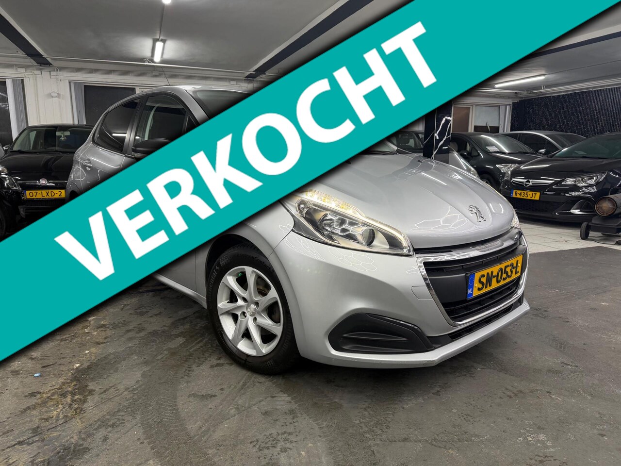 Peugeot 208 - 1.2 PureTech Active Aut/Navi/Airco - AutoWereld.nl