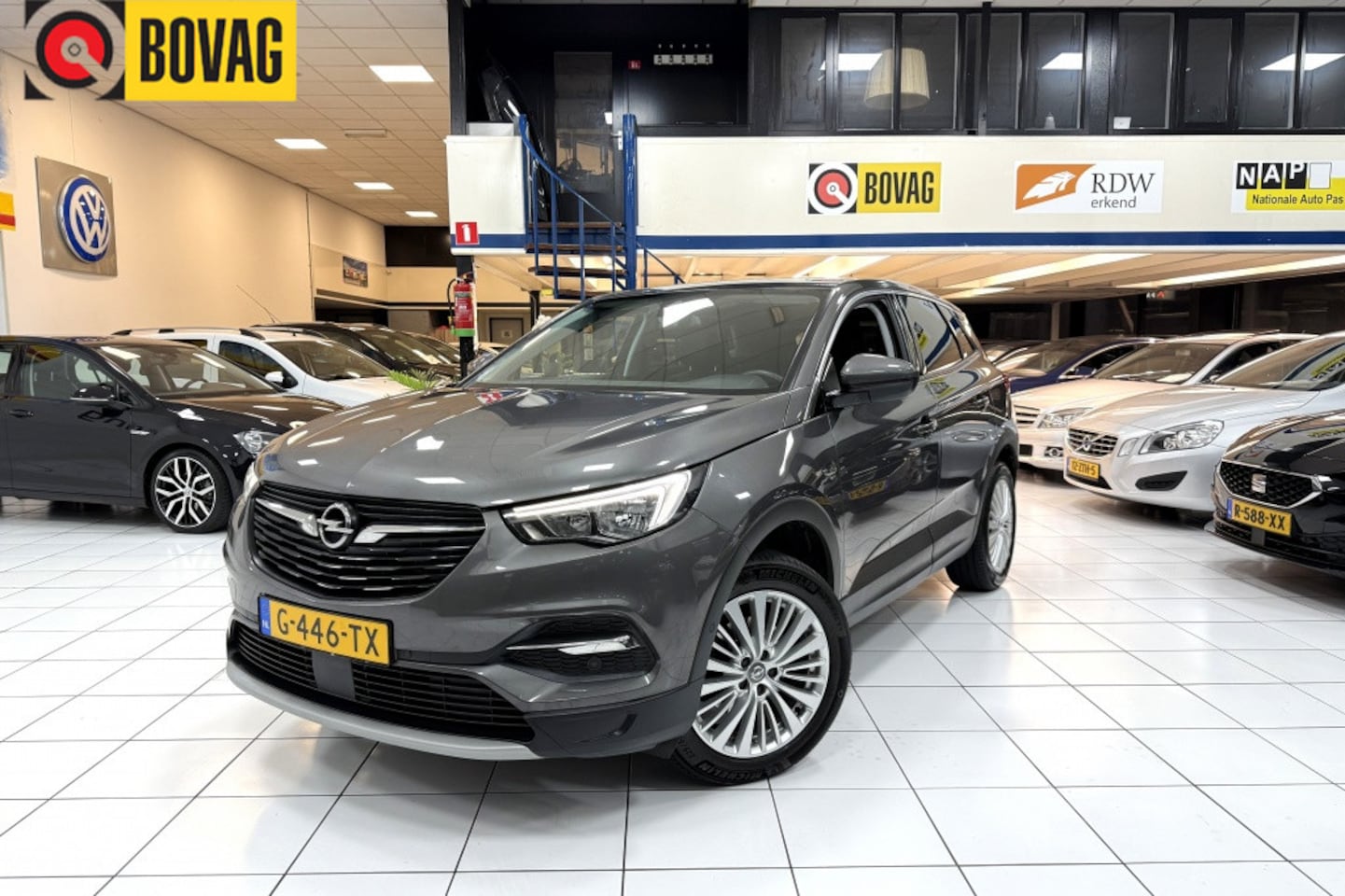 Opel Grandland X - 1.2 Turbo Bus. Ex. - AutoWereld.nl