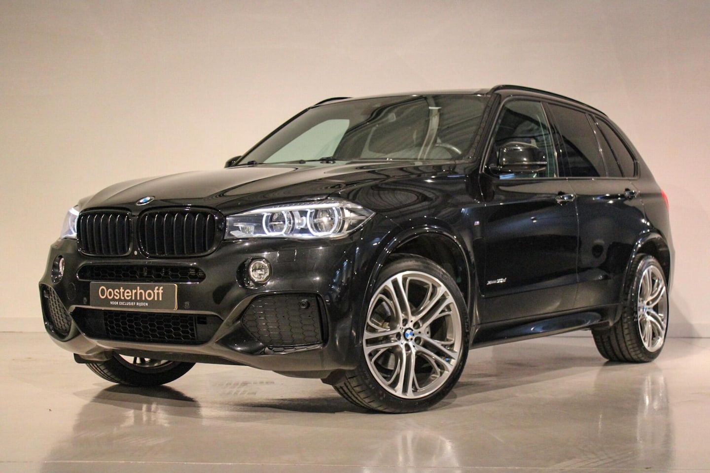 BMW X5 - xDrive30d High Executive M-sport PANO | HUD | SOFTCL - AutoWereld.nl
