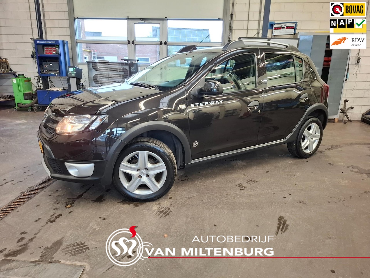 Dacia Sandero Stepway - 0.9 TCe Lauréate Airco Cruise Parkeersensoren - AutoWereld.nl