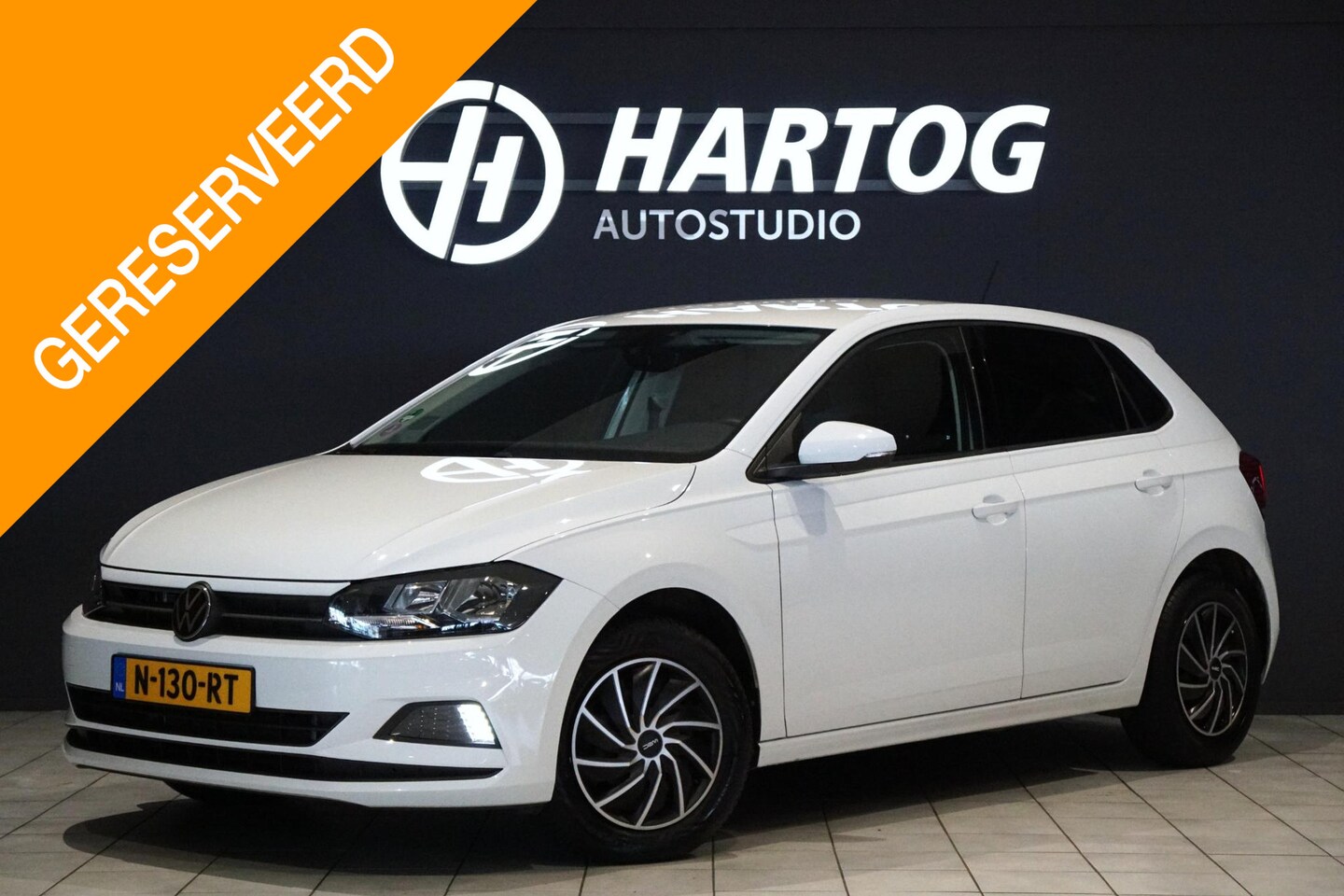 Volkswagen Polo - 1.0 TSI Comfortline Automaat + STOELVERWARMING / TREKHAAK / APPLE CARPLAY - AutoWereld.nl