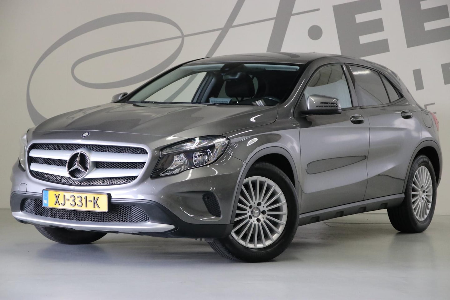 Mercedes-Benz GLA-Klasse - 180 Ambition/ Achteruitrijcamera/ Navigatie - AutoWereld.nl