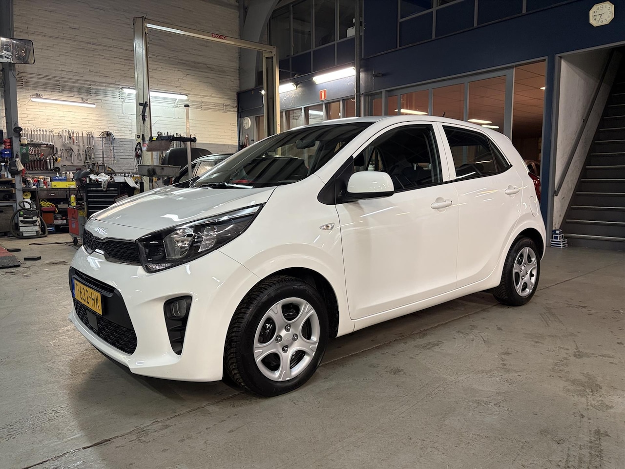 Kia Picanto - 1.0 DPi AMT 67pk 4-zits ComfortLine | Airco | Bluetooth | All season banden | NAP | Rijkla - AutoWereld.nl