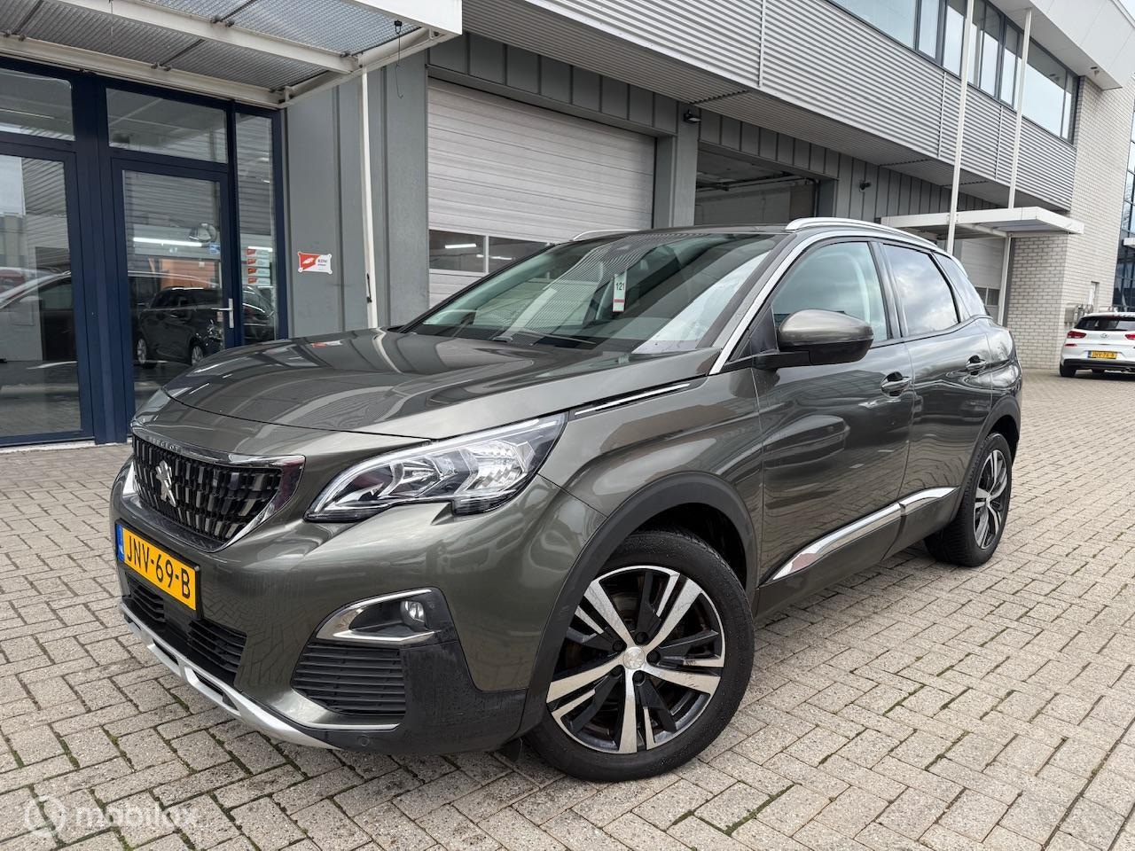 Peugeot 3008 - 1.2 Benzine | Automaat | Panorama dak | Camera - AutoWereld.nl