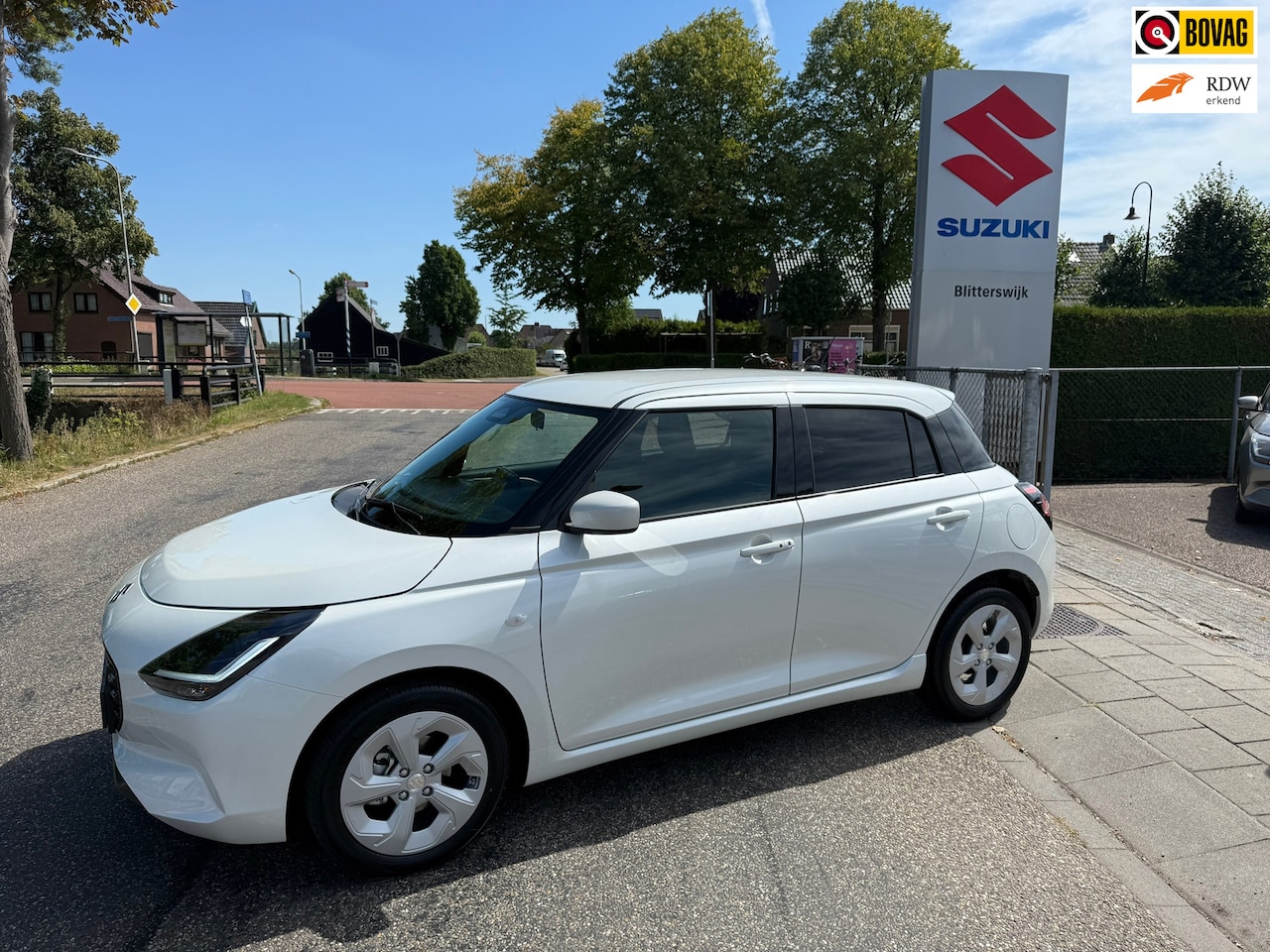 Suzuki Swift - 1.2 Select Smart Hybrid 04/2025 // AUTOMAAT // Nieuwstaat // Snel te rijden // Rijklaarpri - AutoWereld.nl