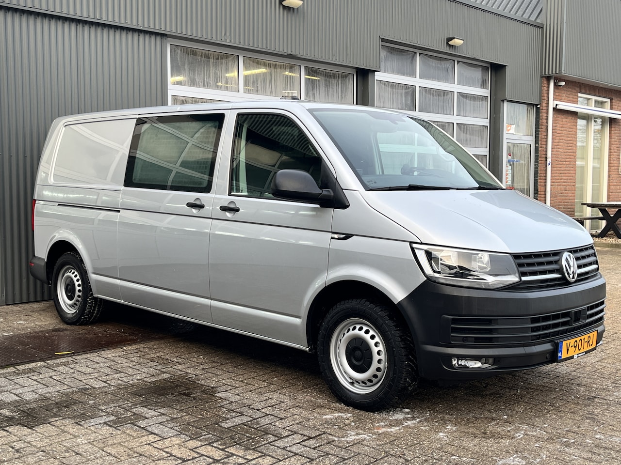 Volkswagen Transporter - 2.0 TSI L2H1 Benzine / CNG Dubbele Schuifdeur Airco Cruise controle Bpm vrij Trekhaak Klep - AutoWereld.nl