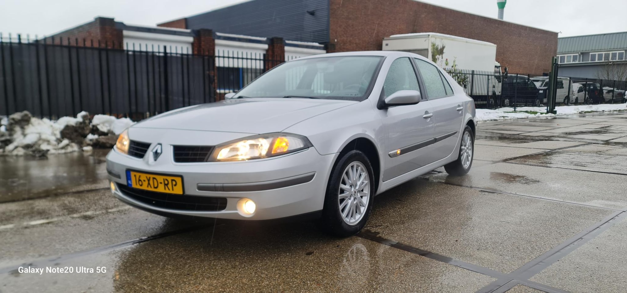 Renault Laguna - 2.0-16V Business Airco Clima Cruise controle Inruil en 3-6-12 maanden garantiel mogelijk - AutoWereld.nl