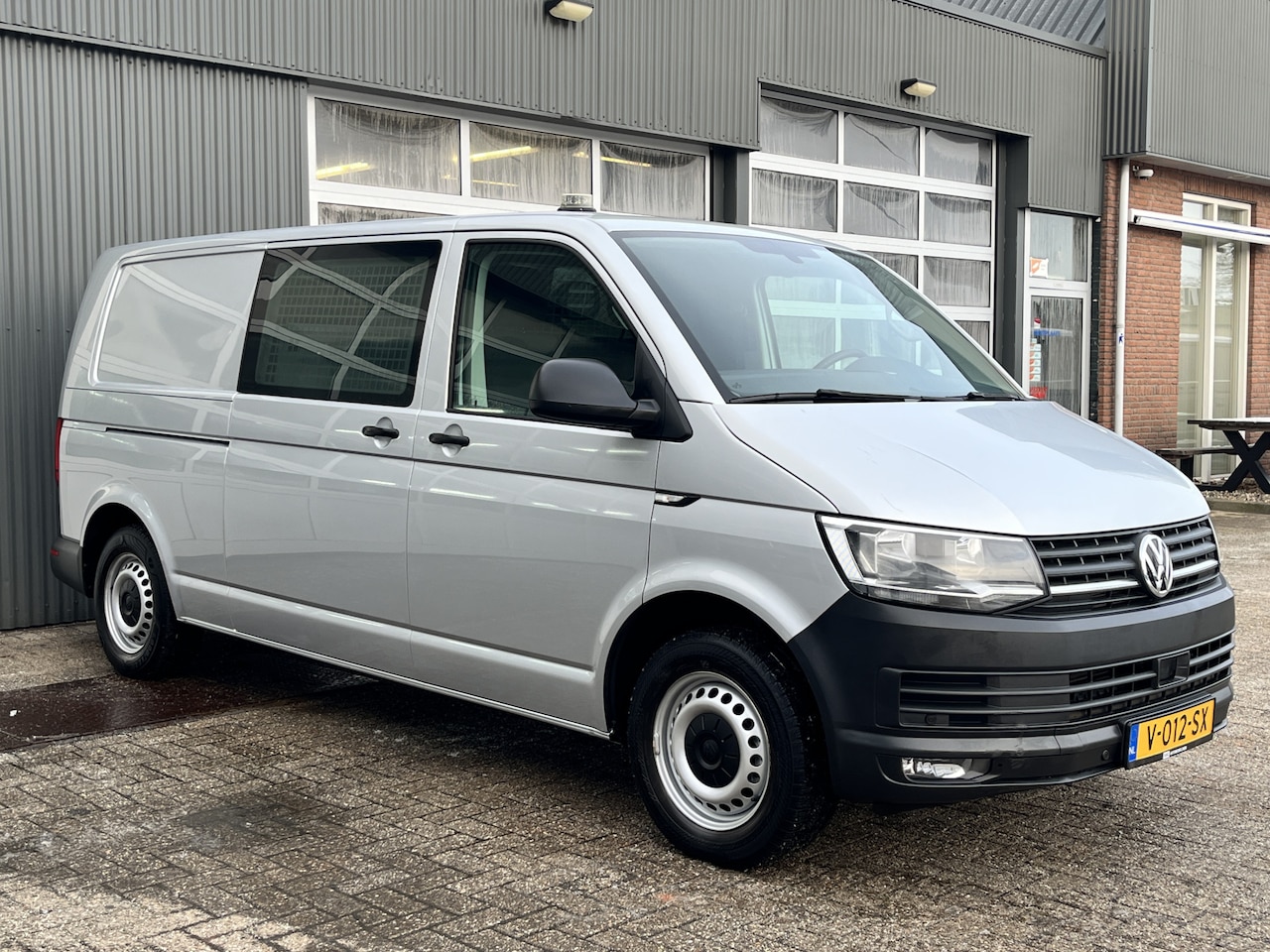 Volkswagen Transporter - 2.0 TSI L2H1 Benzine / CNG Dubbele Schuifdeur Airco Cruise controle Bpm vrij Trekhaak Klep - AutoWereld.nl
