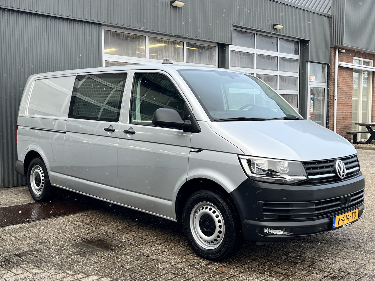 Volkswagen Transporter - 2.0 TSI L2H1 Benzine / CNG Dubbele Schuifdeur Airco Cruise controle Bpm vrij Trekhaak Klep - AutoWereld.nl