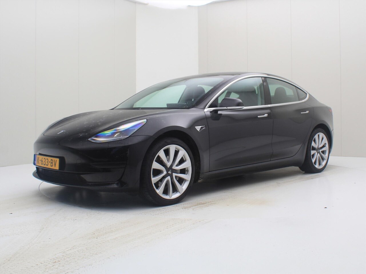 Tesla Model 3 - Standard RWD Plus 90% SoH [ LFP-ACCU+AUTOPILOT+19INCH+PREMIUM AUDIO ] - AutoWereld.nl