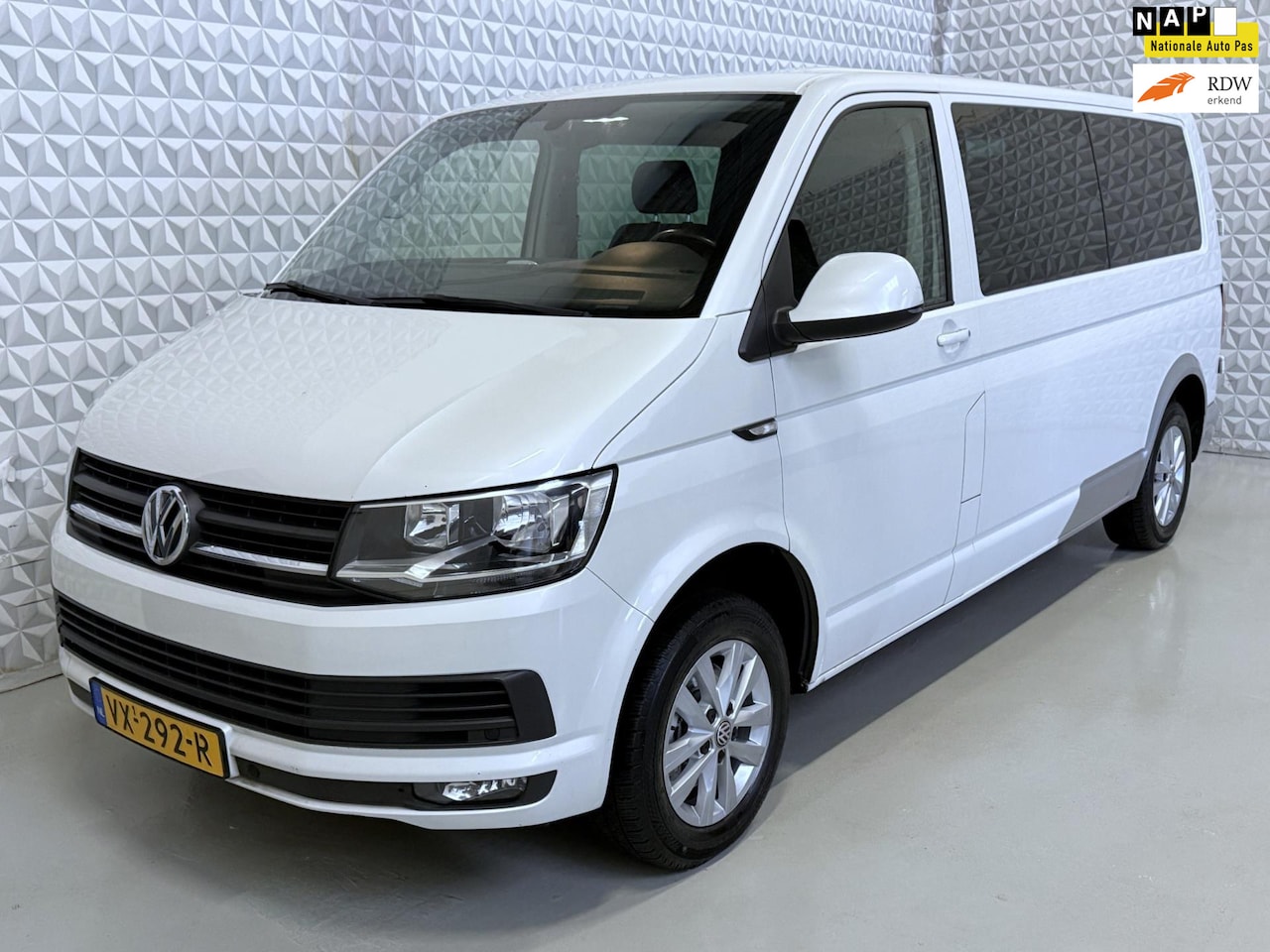 Volkswagen Transporter - 2.0 TDI L2H1 DC Highline 2.0 TDI L2H1 DC Highline 110KW / 150PK (2016) - AutoWereld.nl