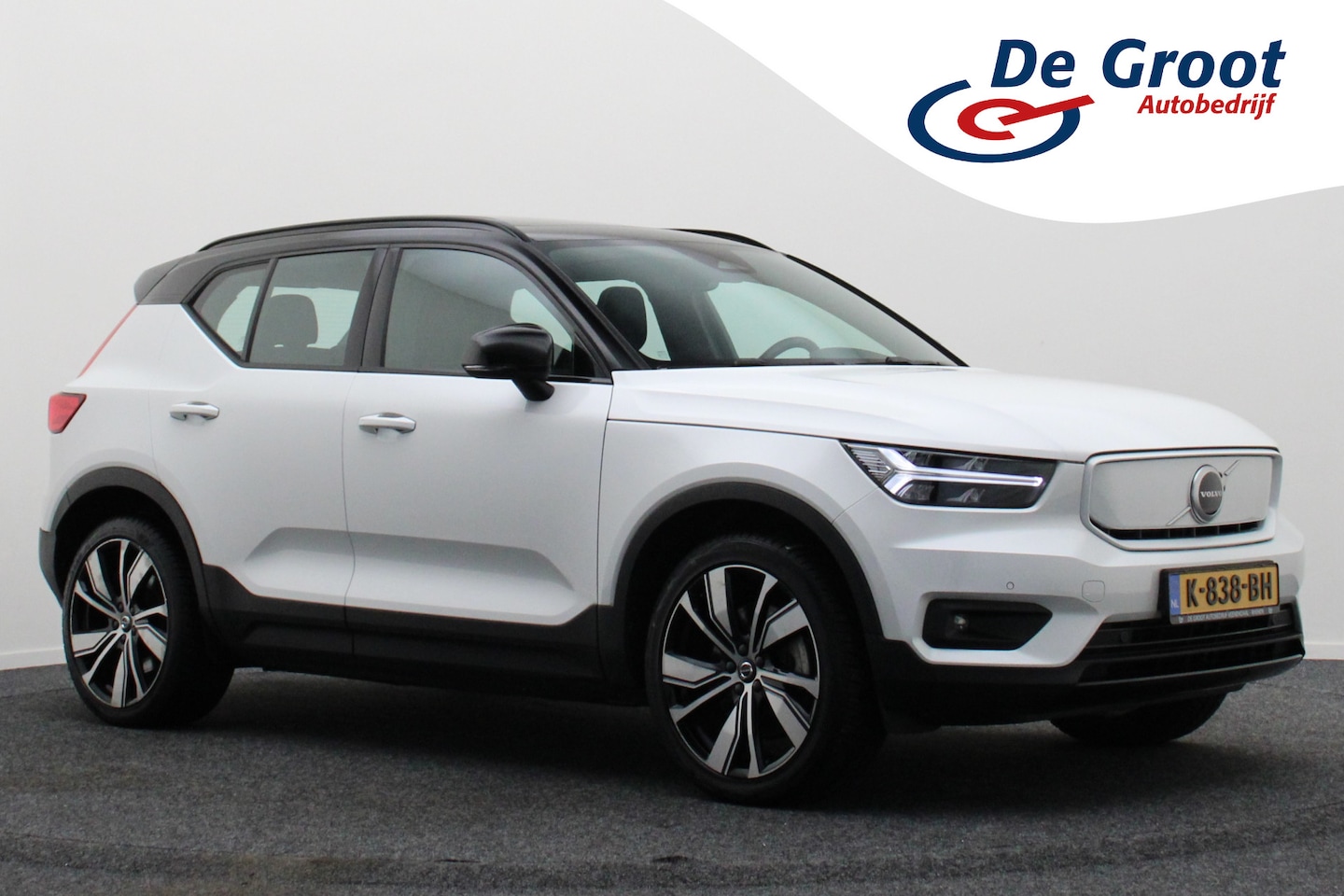 Volvo XC40 - Recharge P8 AWD R-Design Two-Tone, Panoramadak, Apple Carplay, Pilot Assist, Trekhaak, 20" - AutoWereld.nl