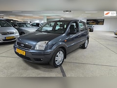 Ford Fusion - 1.6-16V Luxury