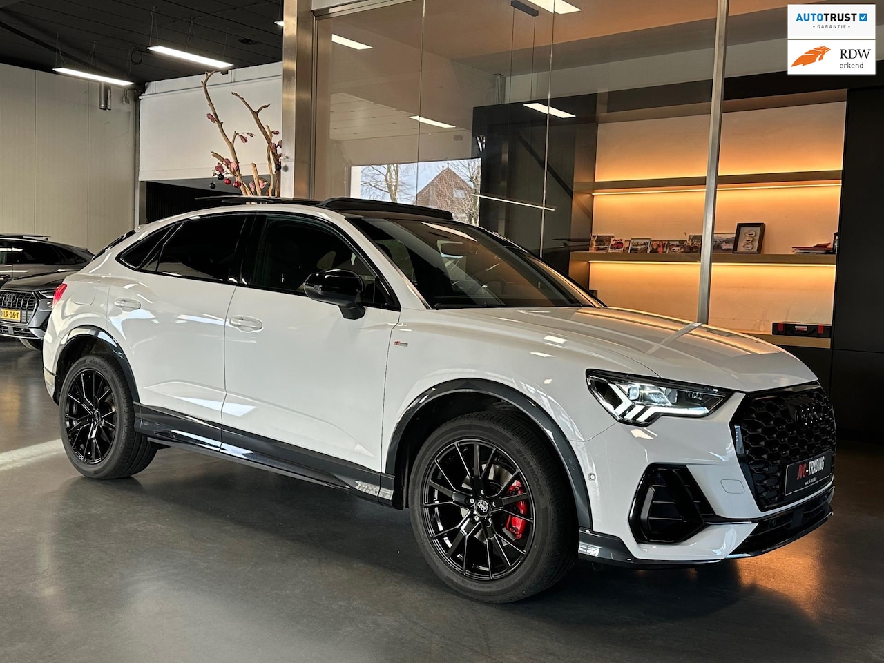 Audi Q3 Sportback - 35 TFSI S line Edition Panorama Keyless Camera - AutoWereld.nl