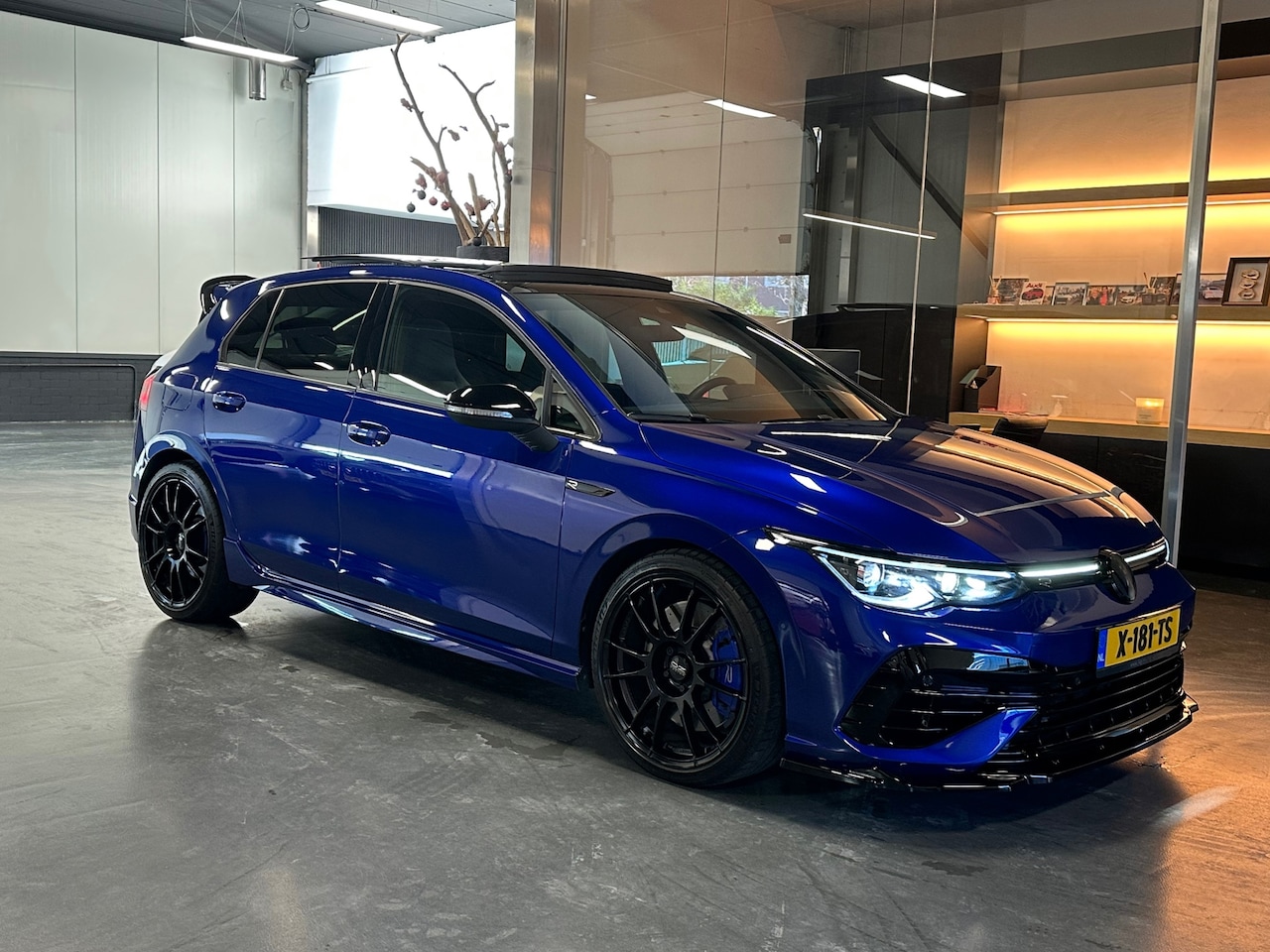 Volkswagen Golf - 2.0 TSI R 4Motion 320PK 2021 Akrapovic performance garantie - AutoWereld.nl