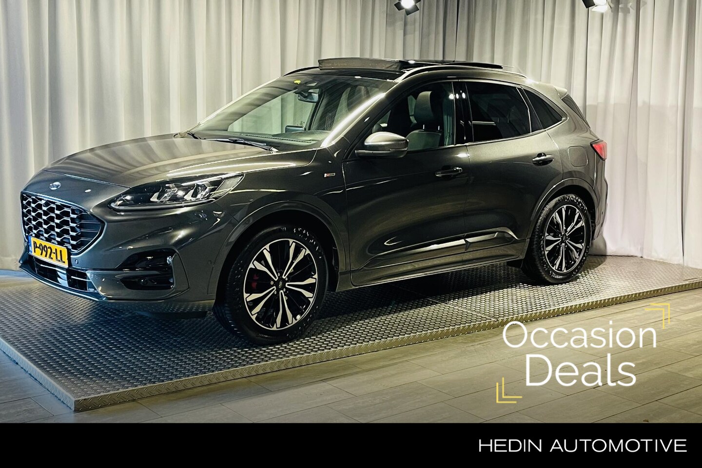 Ford Kuga - 1.5 EcoBoost ST Line X Panoramadak | Trekhaak | Adaptive Cruise | 19" | Head-up Display - AutoWereld.nl