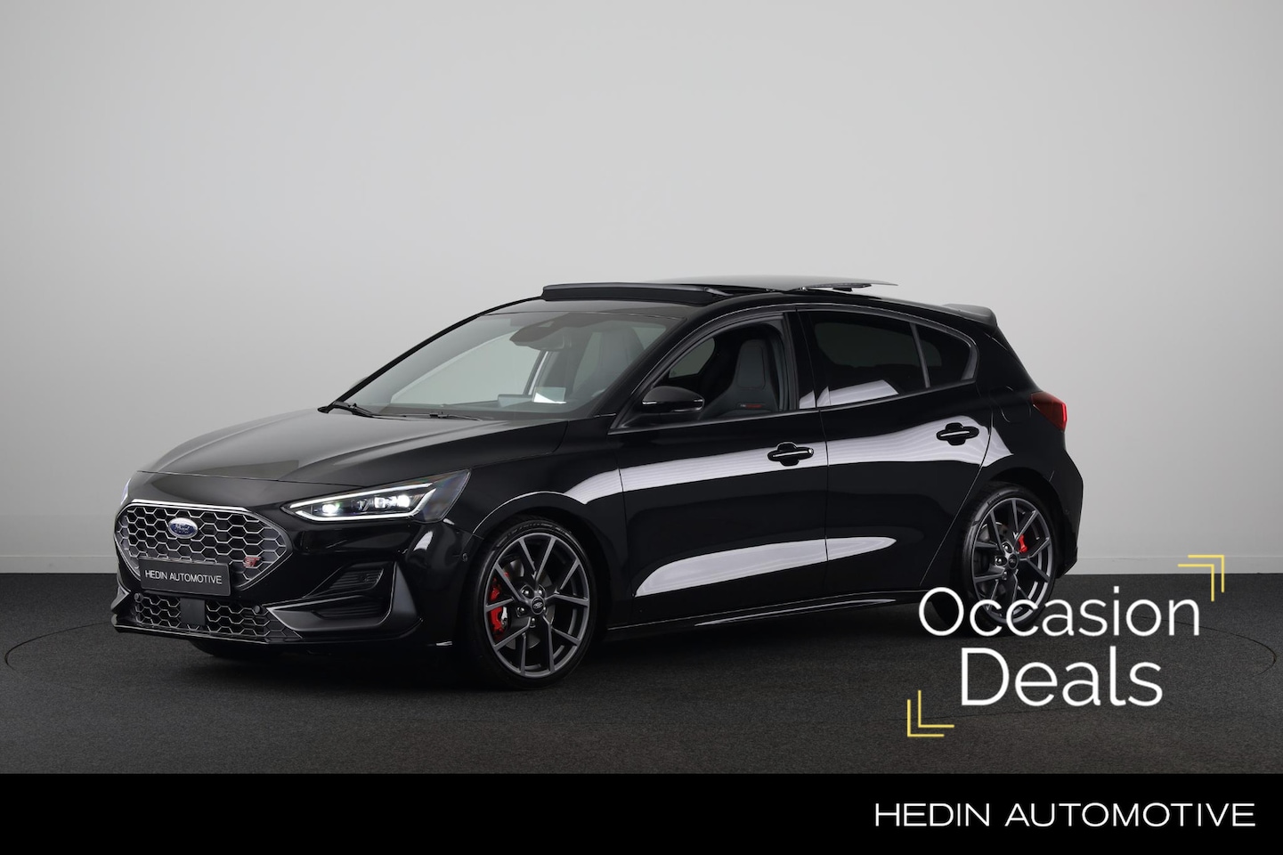 Ford Focus - 2.3 EcoBoost 280PK Automaat ST-X | Panoramadak | Driver Assistance | Winter Pack | Matrix - AutoWereld.nl