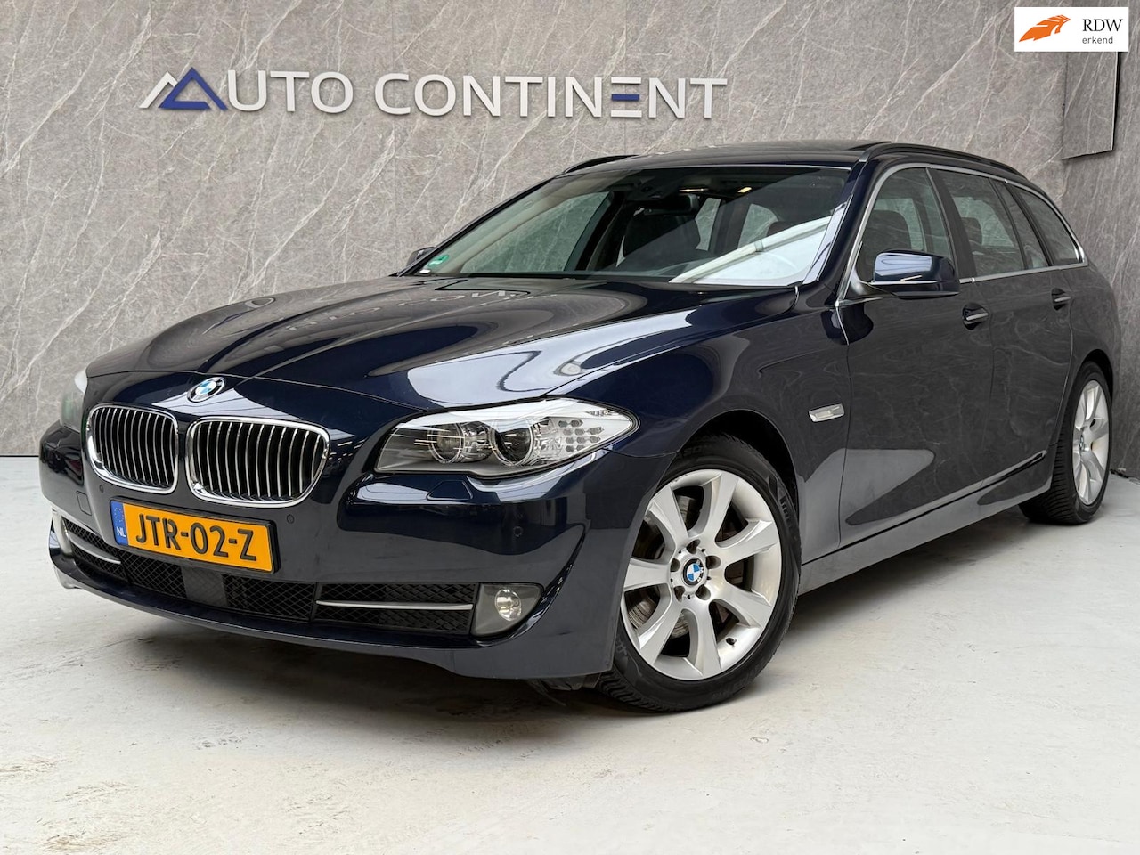 BMW 5-serie Touring - 535i 306 PK / Full Option / APK - AutoWereld.nl