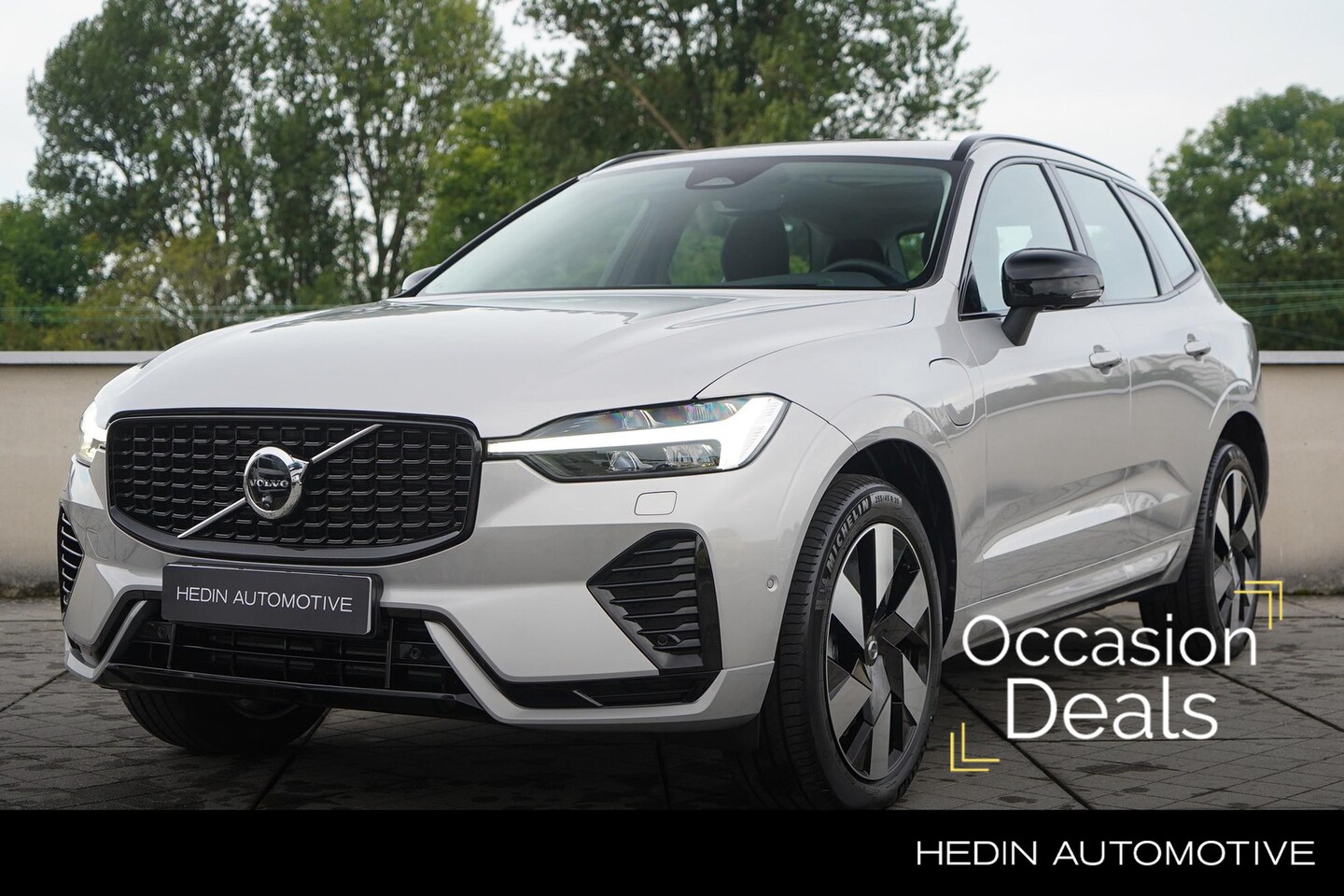 Volvo XC60 - 2.0 T6 Plug-in hybrid AWD Ultra Dark | 2250 kg Trekgewicht |Trekhaak | Glazen Schuifdak | - AutoWereld.nl