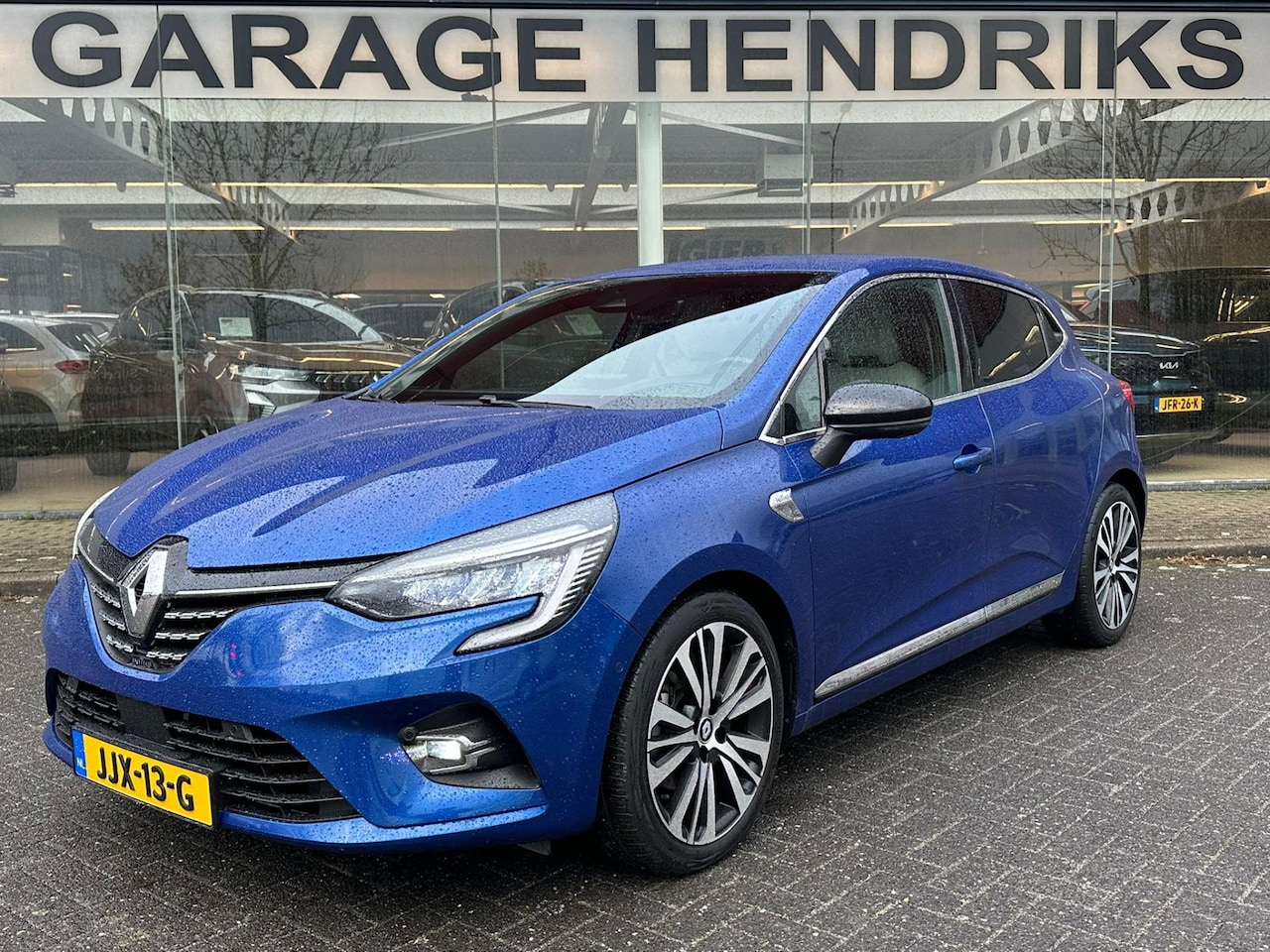 Renault Clio - 1.6 E-Tech Hybrid 140 Initiale Paris | Leder | Blindspot | 360 Cam | VOL! | occasion - AutoWereld.nl