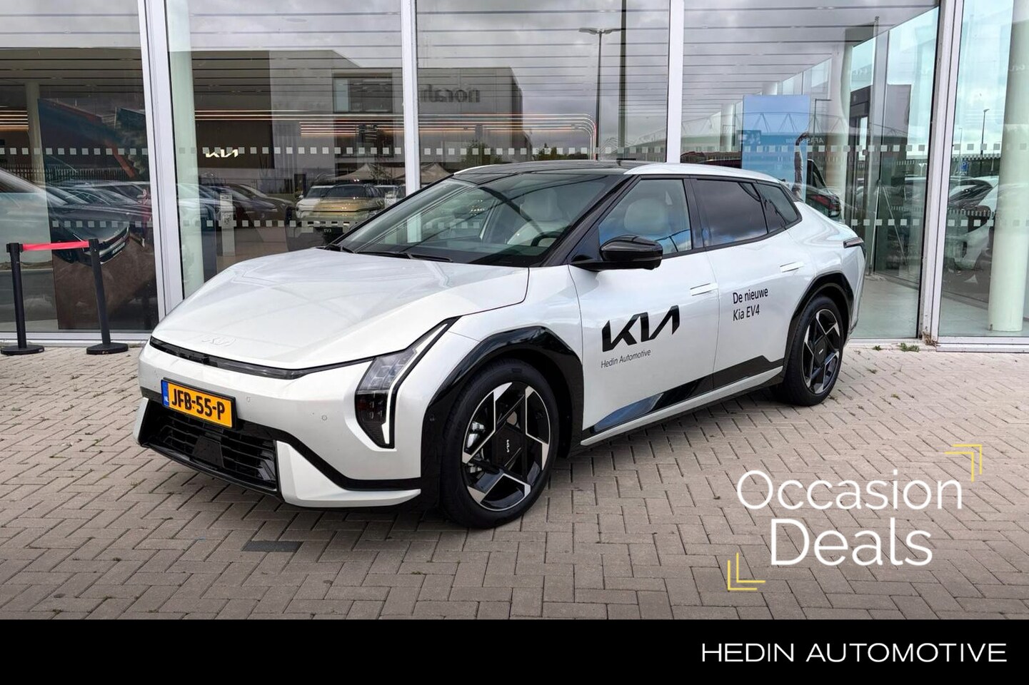 Kia EV4 Fastback - GT-PlusLine 81.4 kWh | Beschikbaar voor proefritten | 19 inch lichtmetaal | LED | Leder | - AutoWereld.nl