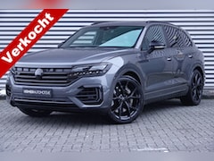 Volkswagen Touareg - 3.0 TSi 4MOTION R | Pano | Trekhaak | Massage | 22" | Nachtzicht | Dynaudio | Soft Close |