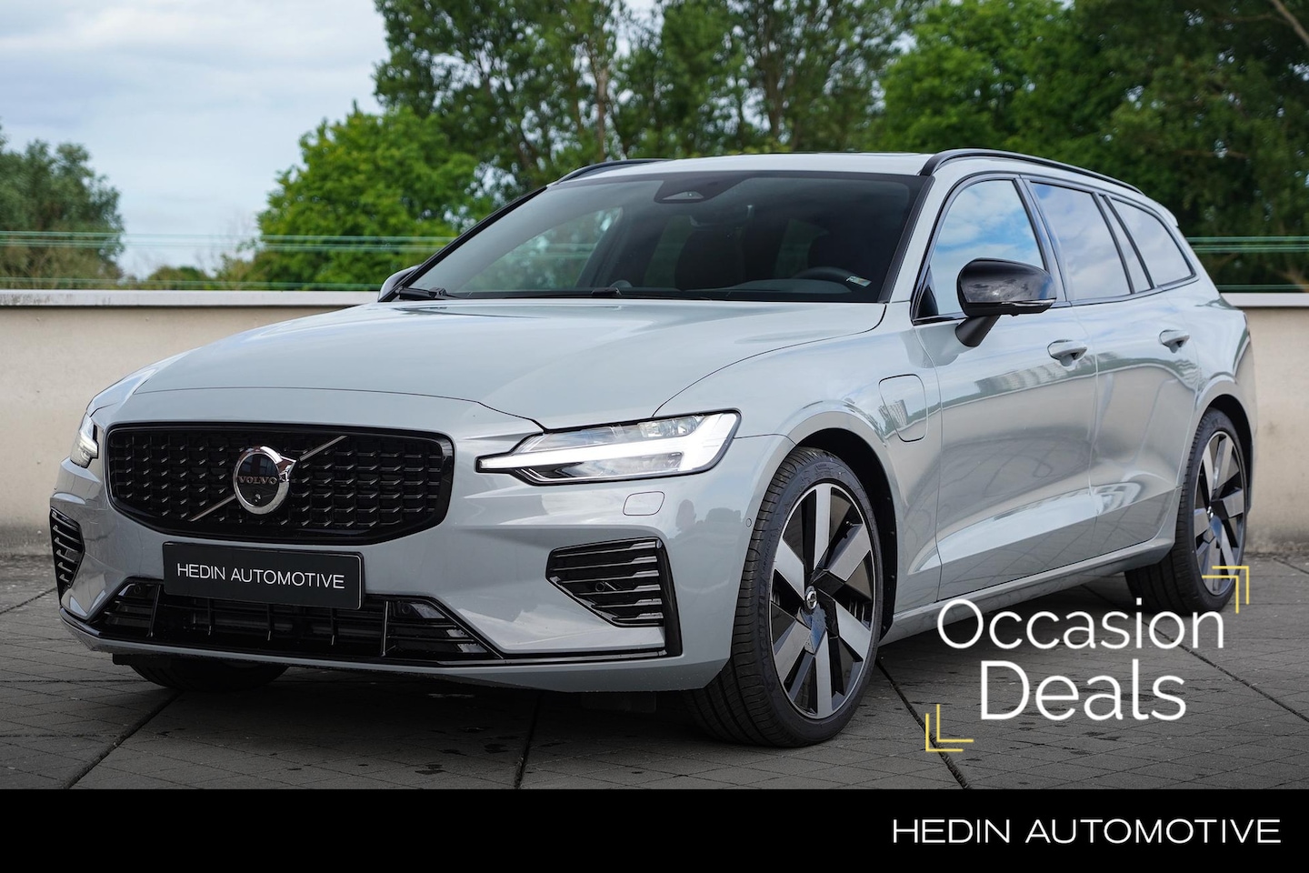 Volvo V60 - 2.0 T8 Plug-in hybrid AWD Ultra Dark 455PK | Bowers&Wilkins | 360 Graden Parkeercamera | P - AutoWereld.nl