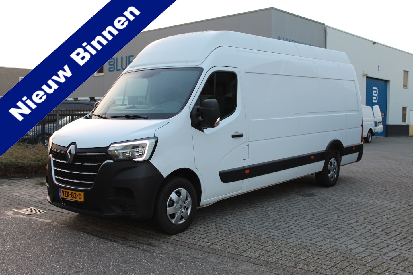 Renault Master - T35 2.3 dCi 145PK E6 L4H3 EL RWD Energy Comfort ✓ Maxi ✓ Jumbo ✓ 3-zits ✓ Navigatie / Came - AutoWereld.nl
