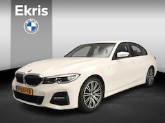 BMW 3-serie - Sedan 318i | M-Sportpakket | LED | Leder | Navigatie | Sportstoelen | Trekhaak | Stoelverw