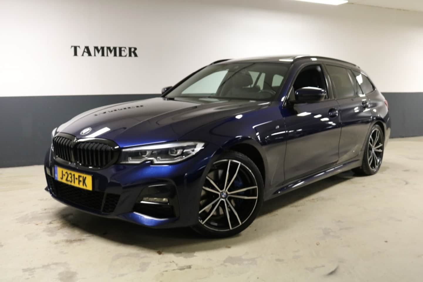 BMW 3-serie - 320i High Executive Edition ORG.NL-M-SPORT-PANO-HUD-DEALER ONDER.-ZEER NETTE AUTO- - AutoWereld.nl
