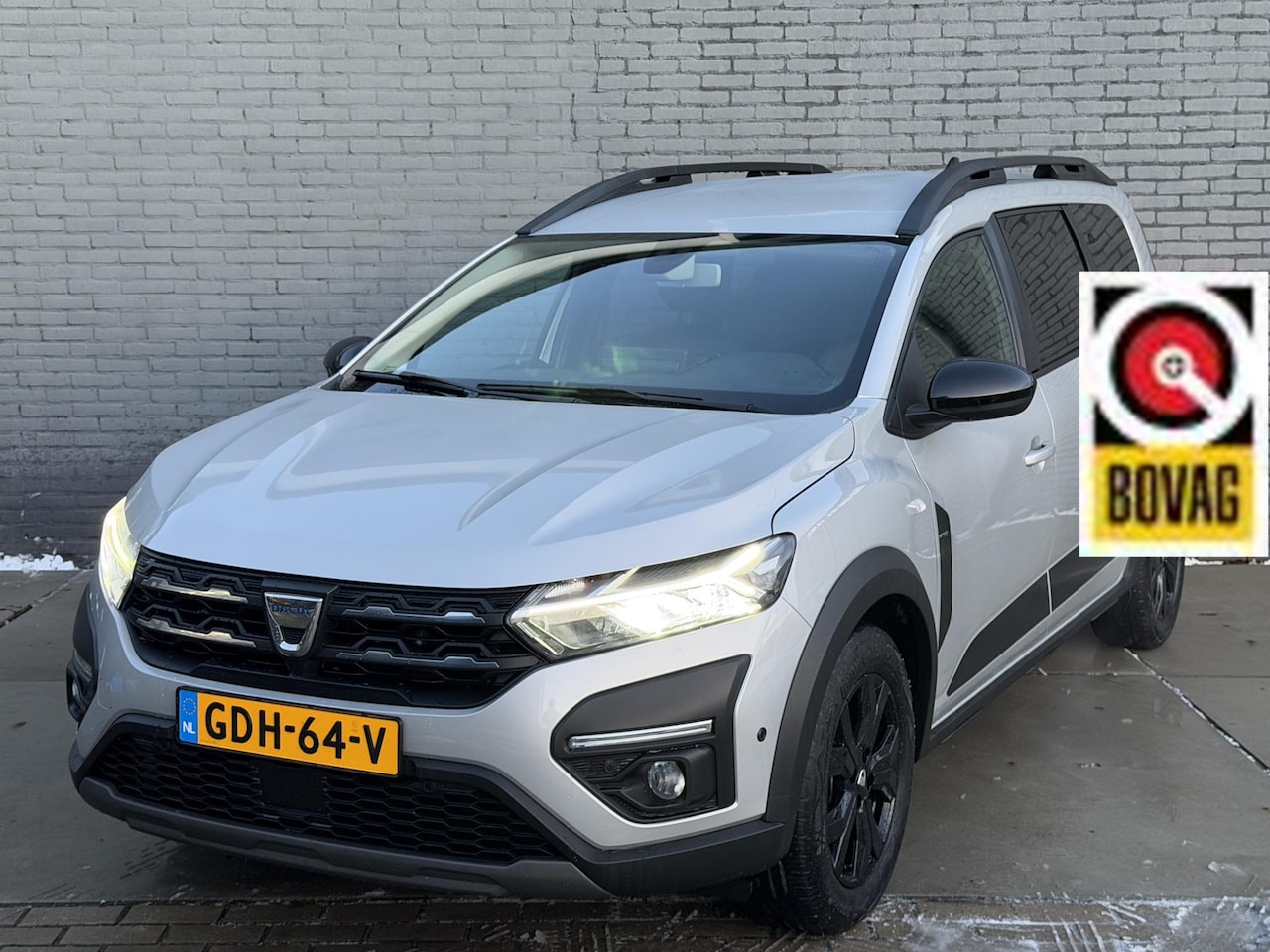 Dacia Jogger - 1.0 TCe 110 Extreme 5p. PDC, CAMERA, AIRCO, NAVI, BOVAG! - AutoWereld.nl