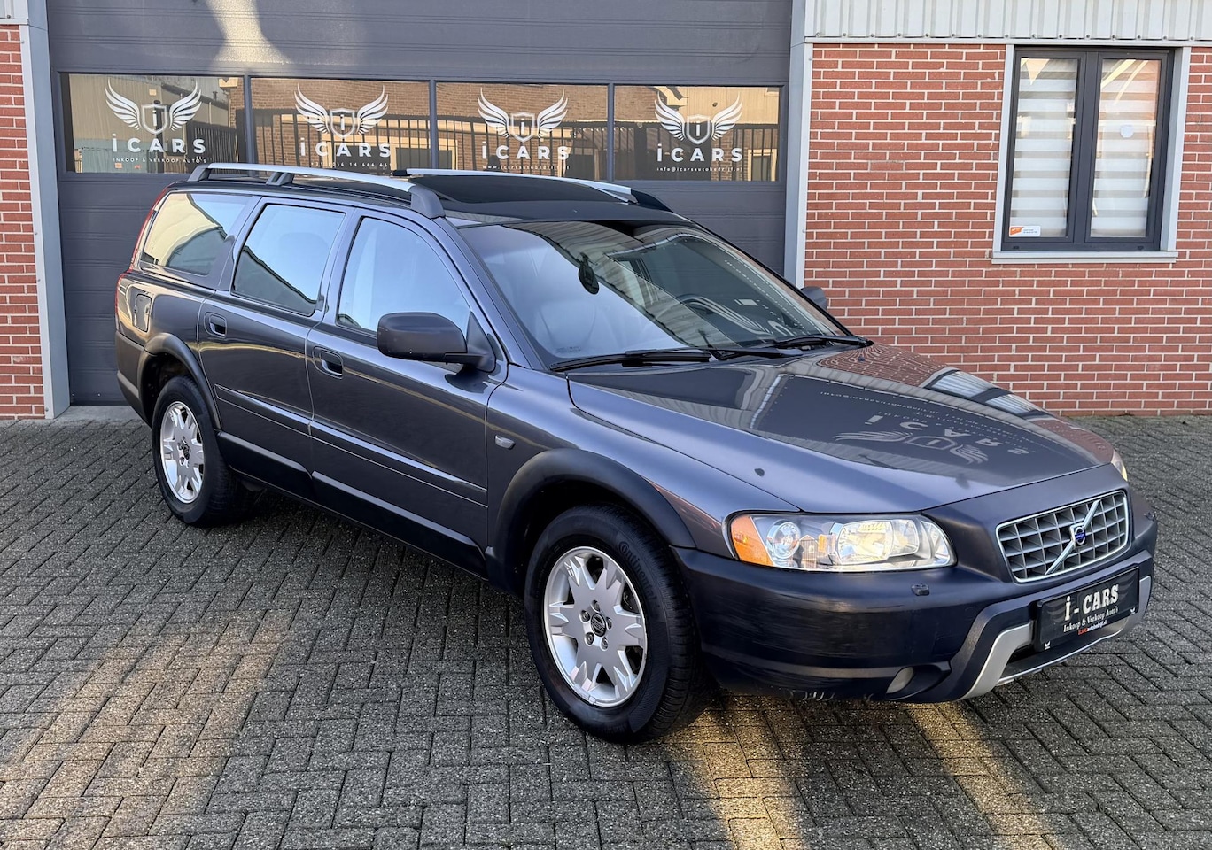 Volvo XC70 - 2.5 T Summum 1e eigenaar Panoramadak - AutoWereld.nl
