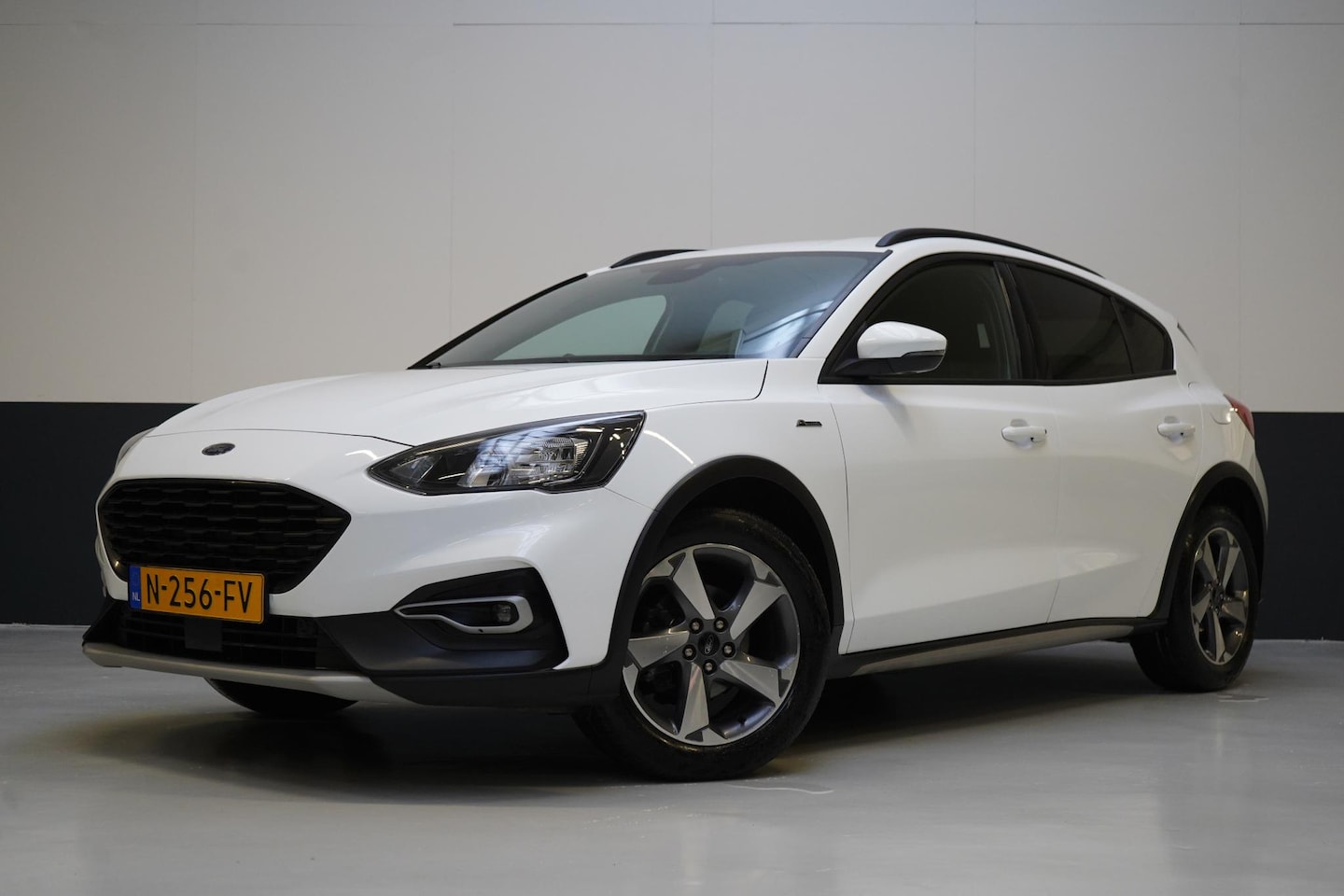 Ford Focus - 1.5 EcoBoost 150pk Active X Business | Carplay | Stoelverwarming | Navigatie | Achteruitri - AutoWereld.nl