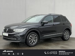 Volkswagen Tiguan - 1.4 TSI eHybrid Life Automaat / Wegklapbare Trekhaak 1.800 Kg / Dealer Onderhouden / Panor